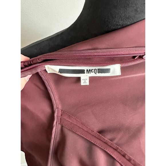 McQ Alexander McQueen Women's Crepe Oxblood Turtleneck Cropped Top Size 6 - Picture 11 of 14